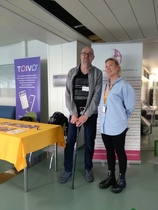 Mirva Inginmaa ja puheenjohtaja Jouni Piirala OLKA-pisteellä.